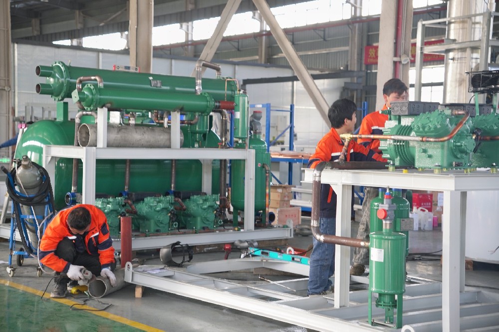 寒冬將至，冰勛制冷車(chē)間卻熱火朝天